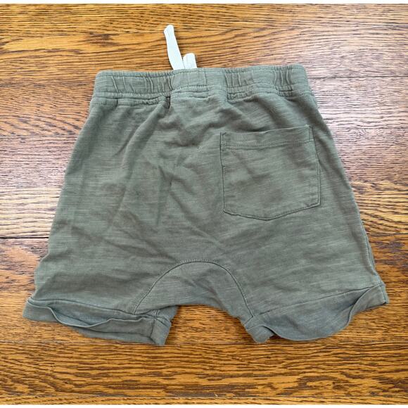 Rylee + Cru Green Pocket Shorts Size 18-24 Months - Picture 4 of 4